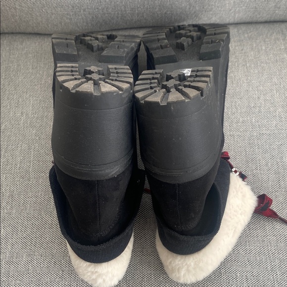 Jellypop mission, black faux suede with faux Sherpa trimmed Laced ankle boots 10 - Picture 5 of 11